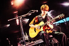 Toru（G）（Photo by Kazushi Hamano）
