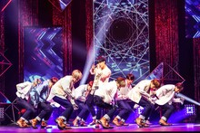 「JO1 4TH SINGLE『STRANGER』リリース記念オンラインショーケースイベント」の様子。(c)LAPONE ENTERTAINMENT