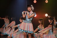 「あの頃の君を見つけた」をパフォーマンスするSKE48。