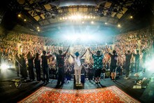 「ONE OK ROCK 2021 "Day to Night Acoustic Sessions" at STELLAR THEATER」の様子。（Photo by Rui Hashimoto[SOUND SHOOTER]）