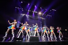 虹のコンキスタドール「RAINBOW JAM2021-SUMMER SHOWER-」の様子。（写真提供：キングレコード）
