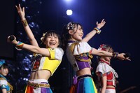 虹のコンキスタドール「RAINBOW JAM2021-SUMMER SHOWER-」の様子。（写真提供：キングレコード）