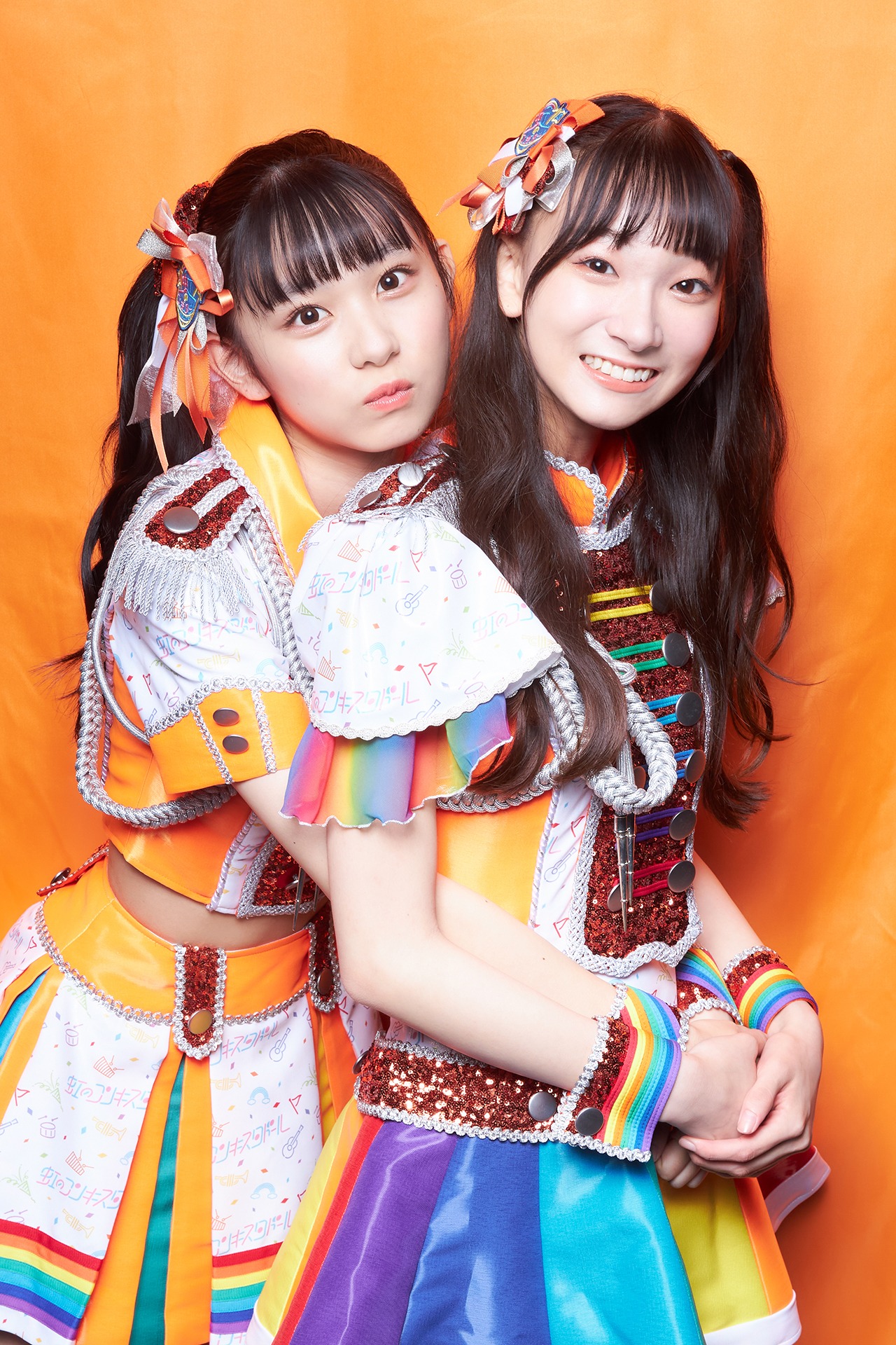 左から石原愛梨沙、神田ジュナ。