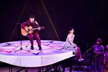 坂本真綾のデビュー25周年記念ライブ「約束はいらない」の様子。