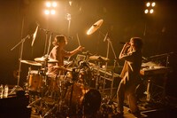 [Alexandros]「ALEATORIC TOMATO Tour 2021」7月31日 Zepp Osaka Bayside公演の様子。（撮影：河本悠貴）（撮影：河本悠貴）