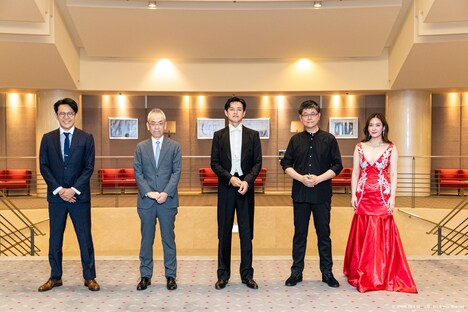 左から市川雅統、河津秋敏、佐々木新平、伊藤賢治、野々村彩乃。(撮影:築地孝典、大谷ZUN純一朗)