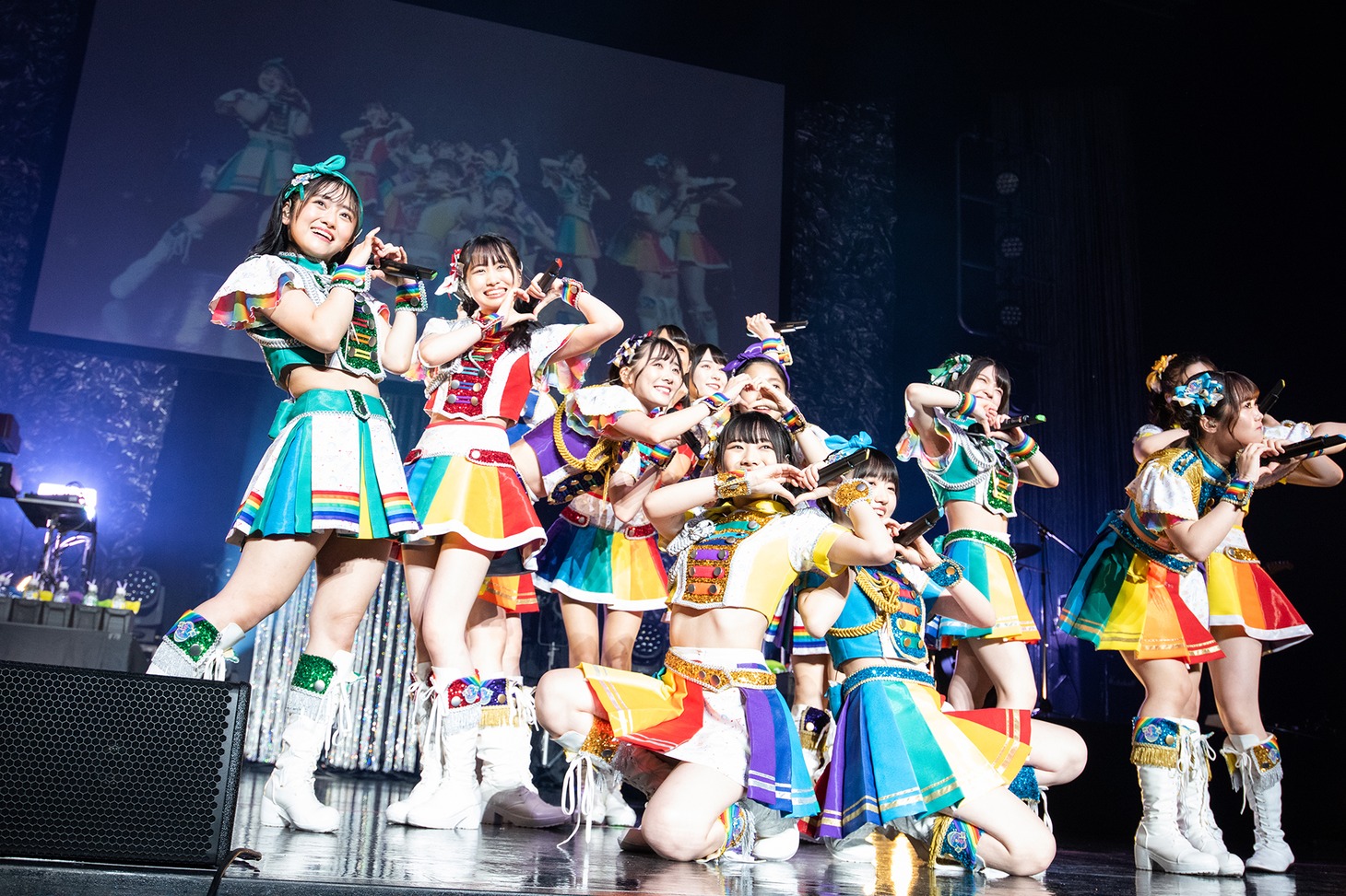 虹のコンキスタドール「RAINBOW JAM2021-SUMMER SHOWER-」の様子。