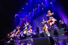 虹のコンキスタドール「RAINBOW JAM2021-SUMMER SHOWER-」の様子。