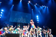 虹のコンキスタドール「RAINBOW JAM2021-SUMMER SHOWER-」の様子。