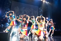 虹のコンキスタドール「RAINBOW JAM2021-SUMMER SHOWER-」の様子。