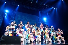 虹のコンキスタドール「RAINBOW JAM2021-SUMMER SHOWER-」の様子。