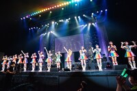 虹のコンキスタドール「RAINBOW JAM2021-SUMMER SHOWER-」の様子。