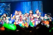 虹のコンキスタドール「RAINBOW JAM2021-SUMMER SHOWER-」の様子。