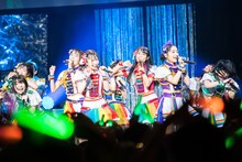 虹のコンキスタドール「RAINBOW JAM2021-SUMMER SHOWER-」の様子。