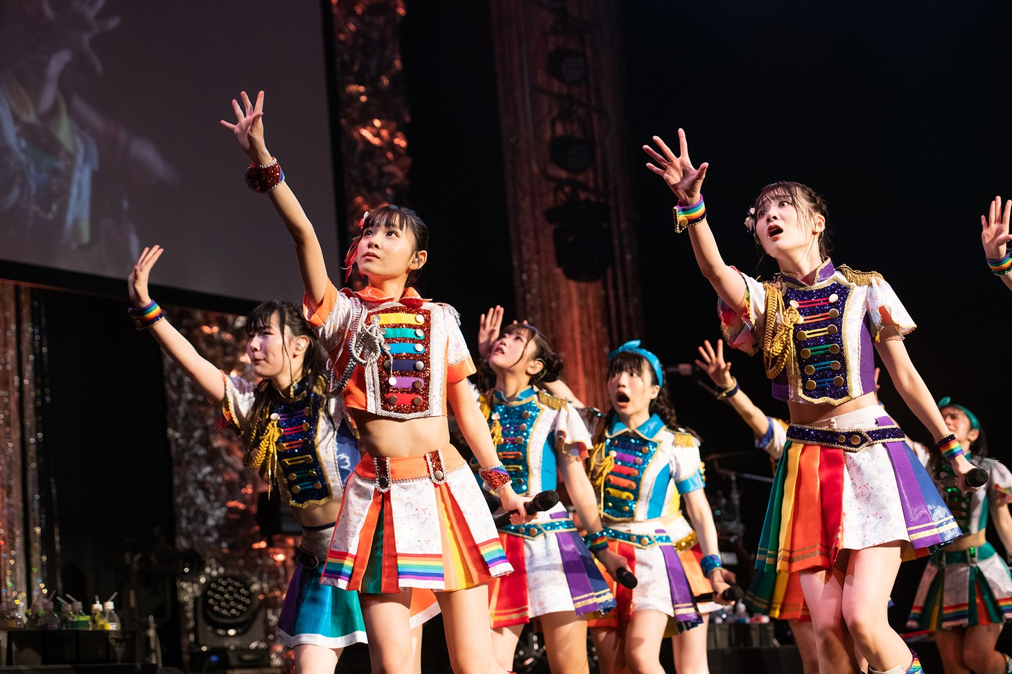 虹のコンキスタドール「RAINBOW JAM2021-SUMMER SHOWER-」の様子。
