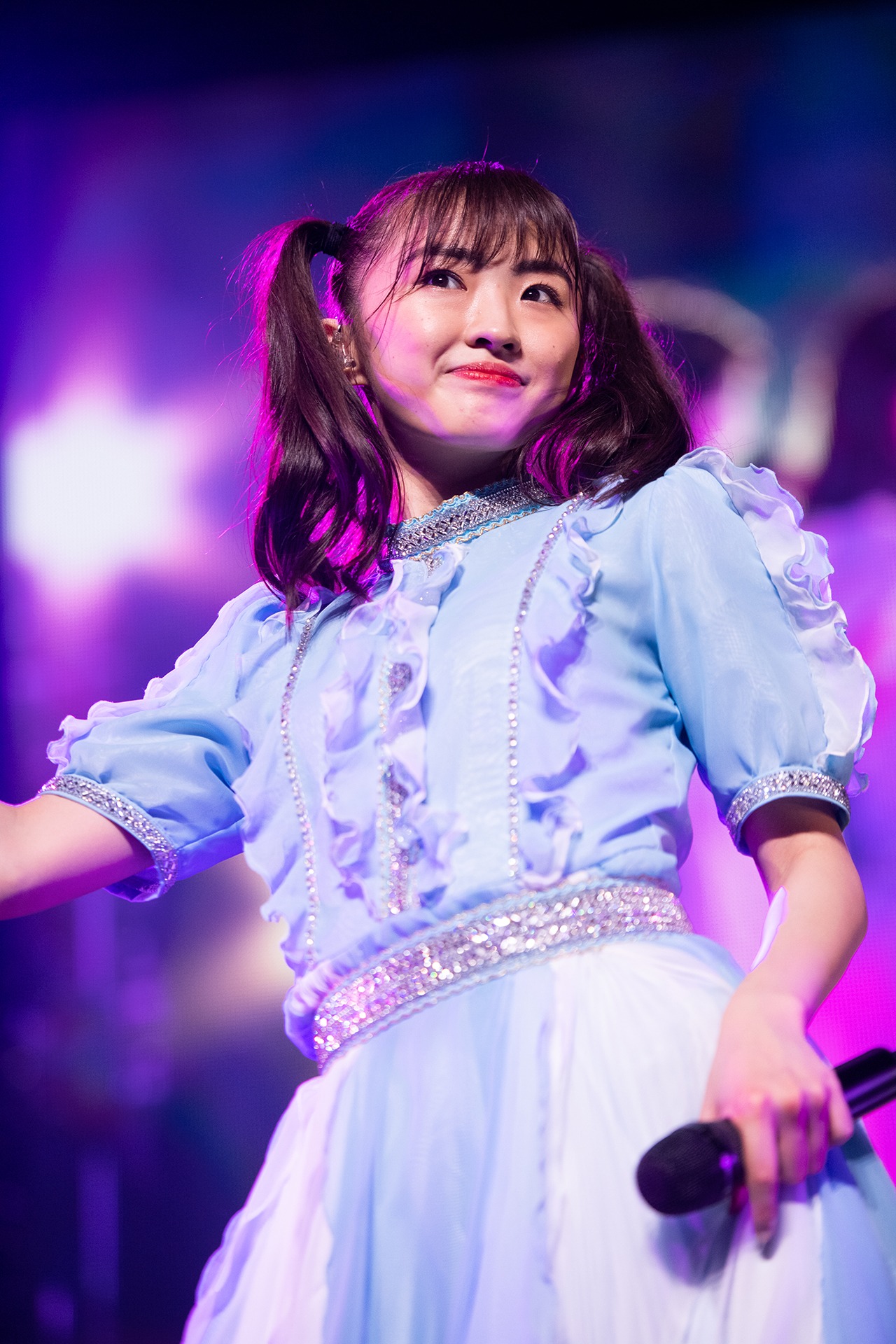 春名真依