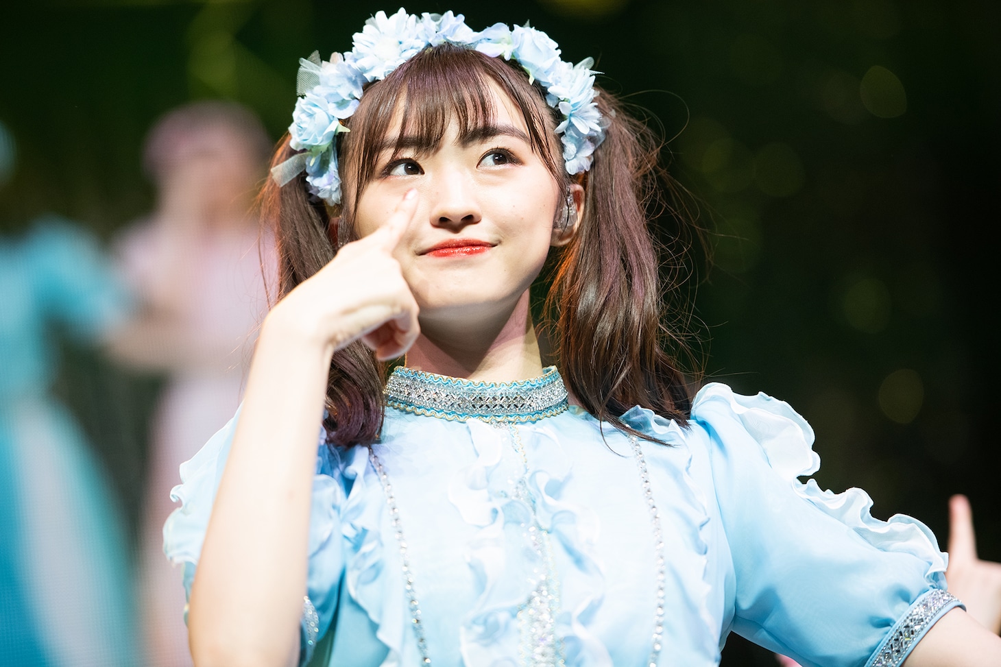 春名真依