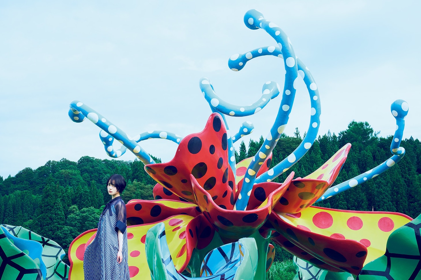 草間彌生「花咲ける妻有」（photo by 神藤剛） (c)マガジンハウス
