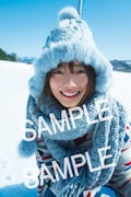 田村保乃1st写真集「一歩目」封入特典のポストカードのサンプル画像。(Photo by Takeo Dec. )