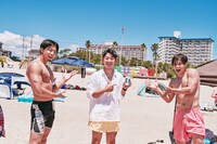 ビーチを訪れていたファンの方と記念写真をパシャリ。