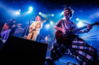 挫・人間「やるっきゃNIGHT～ママのお金で天城越え～」の様子。（撮影：森好弘）