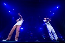 左からVIGORMAN、WILYWNKA。（Photo by cherry chill will.）