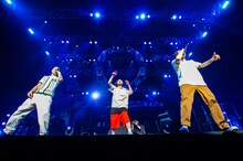 変態紳士クラブ。左からWILYWNKA、GeG、VIGORMAN。（Photo by cherry chill will.）