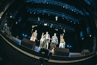 円神「Peace Summer / TREASURE」発売記念オンラインライブの様子。
