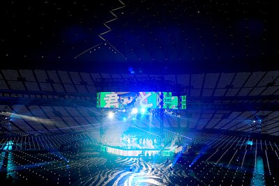 人気画像1位は「まふまふ、東京ドームから仲間たちと世界に音楽を配信『これで終わりじゃない。まだ世界がある』」より、「ひきこもりたちでもフェスがしたい！～世界征服II＠東京ドーム～ONLINE」の様子。