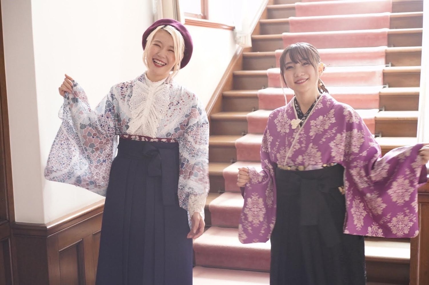 左からハラミちゃん、ikura（YOASOBI）。