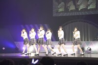 MiKER!による公演の様子。(c)STU48