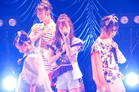 「#BOLT関東デマス ～初ライブツアーの巻～」東京・東京キネマ倶楽部公演より、第1部の様子。（撮影：笹森健一）