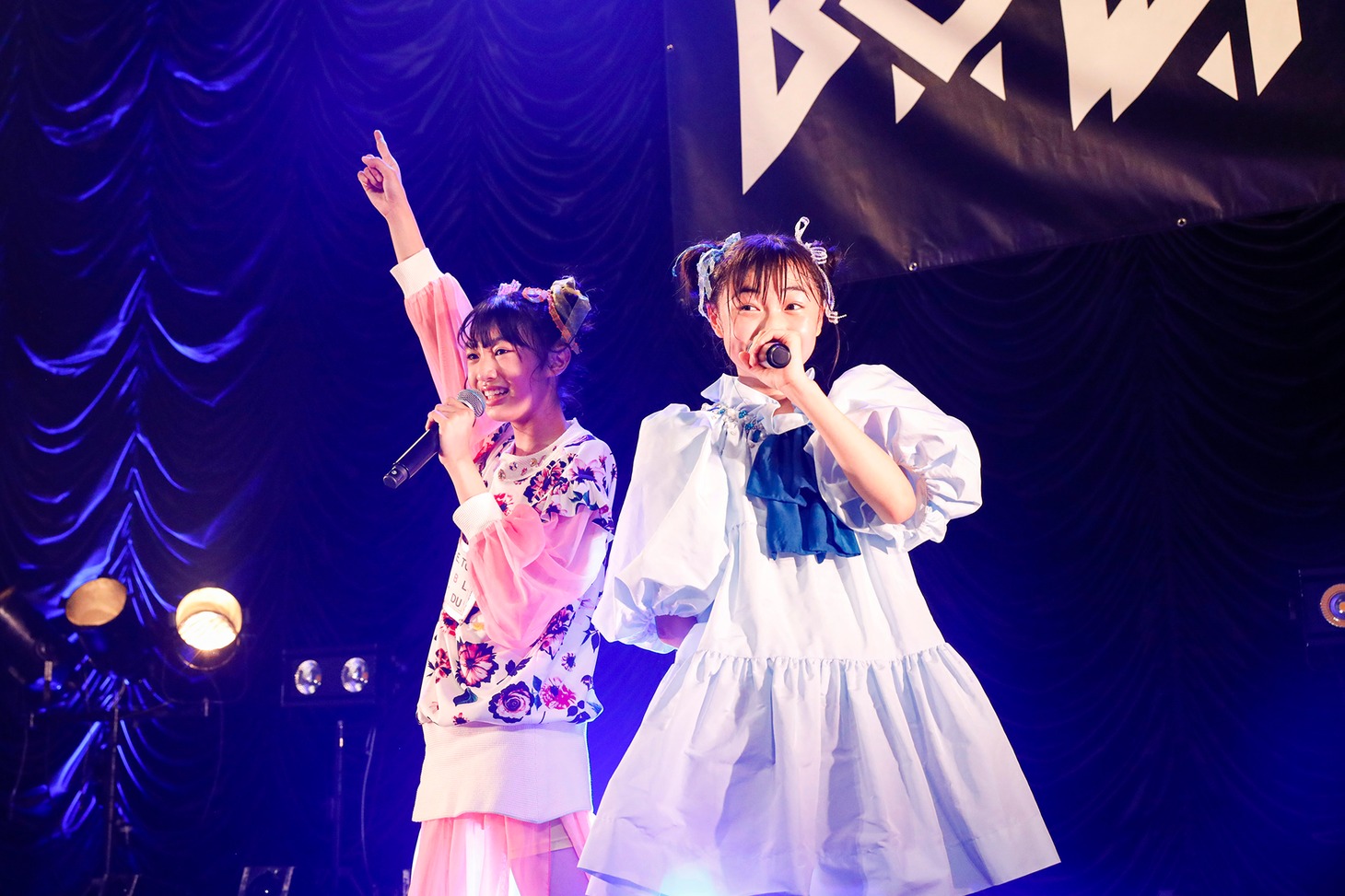 左から青山菜花、白浜あや。（撮影：笹森健一）