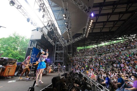 茅原実里「SUMMER CHAMPION 2021 ~Minori Chihara Final Summer Live~」の様子。