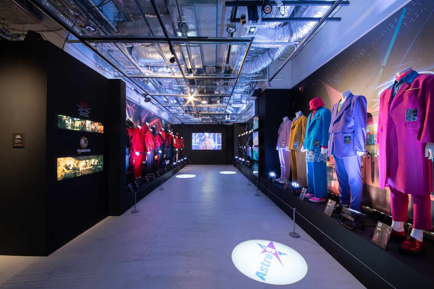 「BATTLE OF TOKYO EXHIBITION」の様子。（写真提供：LDH JAPAN）