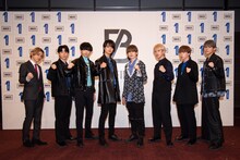 写真左からSKY-HI、BE:FIRSTのSHUNTO、RYUHEI、JUNON、MANATO、RYOKI、SOTA、LEO。(c)BMSG