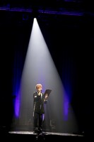 朗読するうらたぬき。（撮影：堀卓朗［ELENORE］）