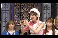 鼻リコーダーを披露する鍛治島彩。(c)日本テレビ