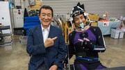加山雄三とモーションキャプチャに協力した次男の加山徹。(c)日本テレビ