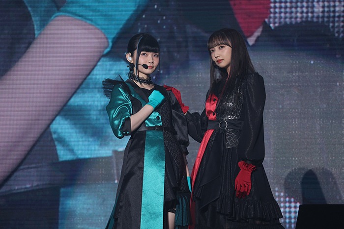 左から諏訪ななか、小宮有紗。(c)2017 プロジェクトラブライブ！サンシャイン!!