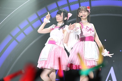 左から諏訪ななか、小宮有紗。(c)2017 プロジェクトラブライブ！サンシャイン!!