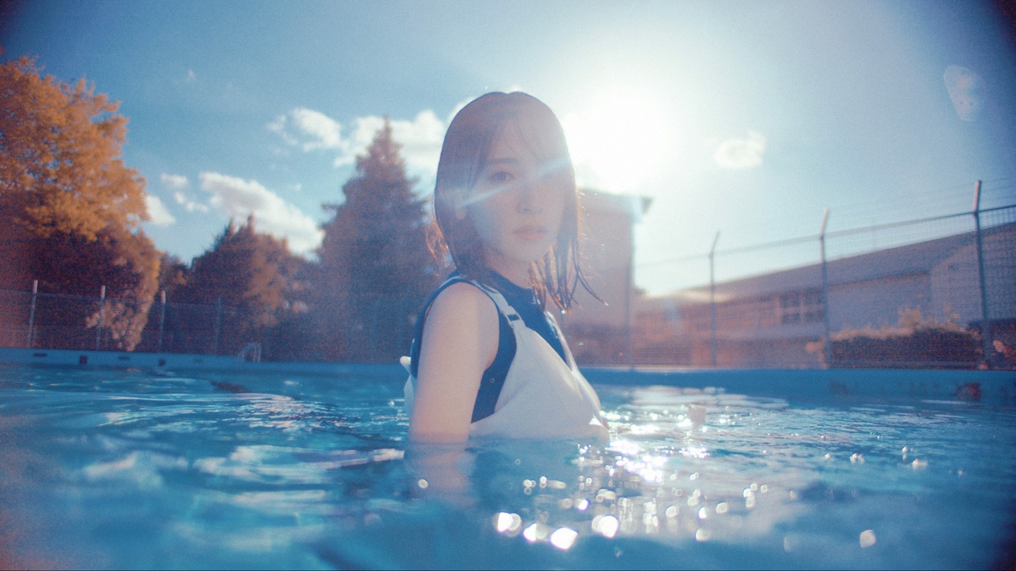 ジェニーハイ「夏嵐」MVより。