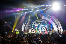 ウカスカジー「MIFA Football Park 7th anniversary party」より。（撮影：樋口涼）