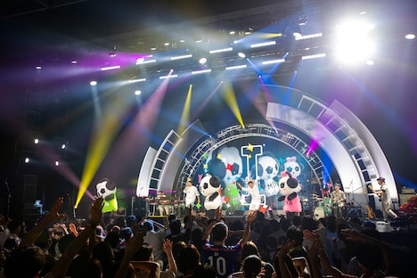 ウカスカジー「MIFA Football Park 7th anniversary party」より。(撮影:樋口涼)