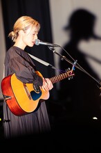 塩塚モエカ（撮影：東美樹）