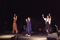 「BABY Q 納涼祭」“東京場所”2日目のアンコールの様子。（撮影：東美樹）