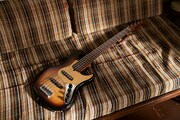 Deluxe Jazz Bass(R) V, Kazuki Arai Edition