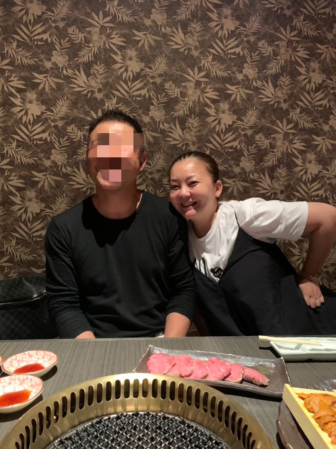 華原朋美と結婚相手のツーショット写真。