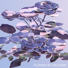 マイカ・ルブテ「Flower In The Dark」配信ジャケット