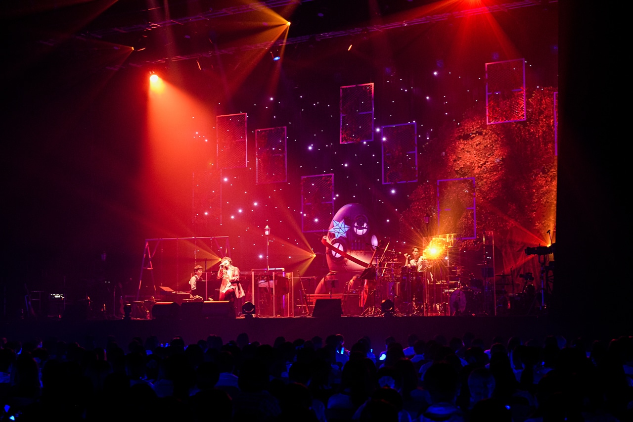 そらる「SORARU ACOUSTIC LIVE TOUR 2021 -きみのゆめをきかせて-」の様子。
